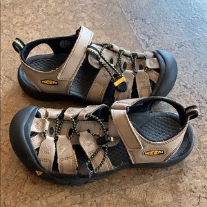 Keen boys waterproof sandals